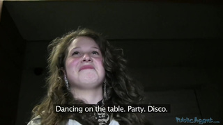 Пикапер развел 18-ти летнюю студентку на секс и кончил ей в письку