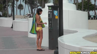 Порево с двумя тёлками в джипе