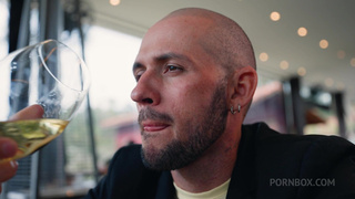 Он устроил охуенное первое свидание и подарил мне кольцо, как ему в попу не дать блин!