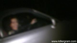 Миловидная шлюха берет в рот за деньги на улице