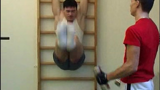 Два тренера выебали в зале молодую посетительницу