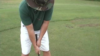 Зрелка трахается с парнем после знакомства на площадке для гольфа