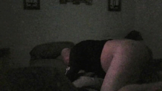 Лысый благоверный на камеру лижет толстой супруге пилотку и сношает её в позе раком