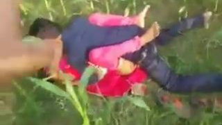 Реальное порно с насилием беззащитной девушки стаей вонючих цыган