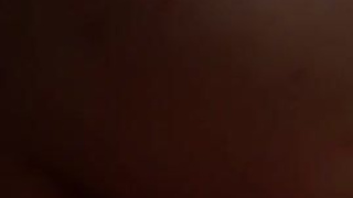 Толстый бойфренд по собачьи пендюрит круглозадую замужнюю женщину кента и снимает секс на смартфон