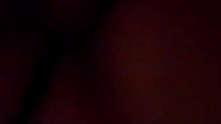 Упитанная любимая сношается с возбуждёнными мужиками перед камерой муженька