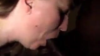 Две французские жены получают гэнгбэнг с большим черным членом, двойное проникновение