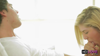 Отсосала мужу член и получила куни