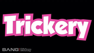 Брат жарит сестру в заросшую письку